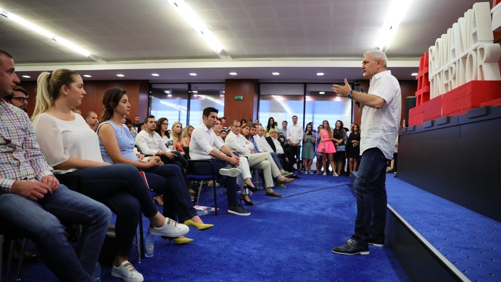 Liviu Dragnea: E frumoasa expresia "sarac, dar cinstit"; dar daca un tanar isi ia o masina devine necinstit?