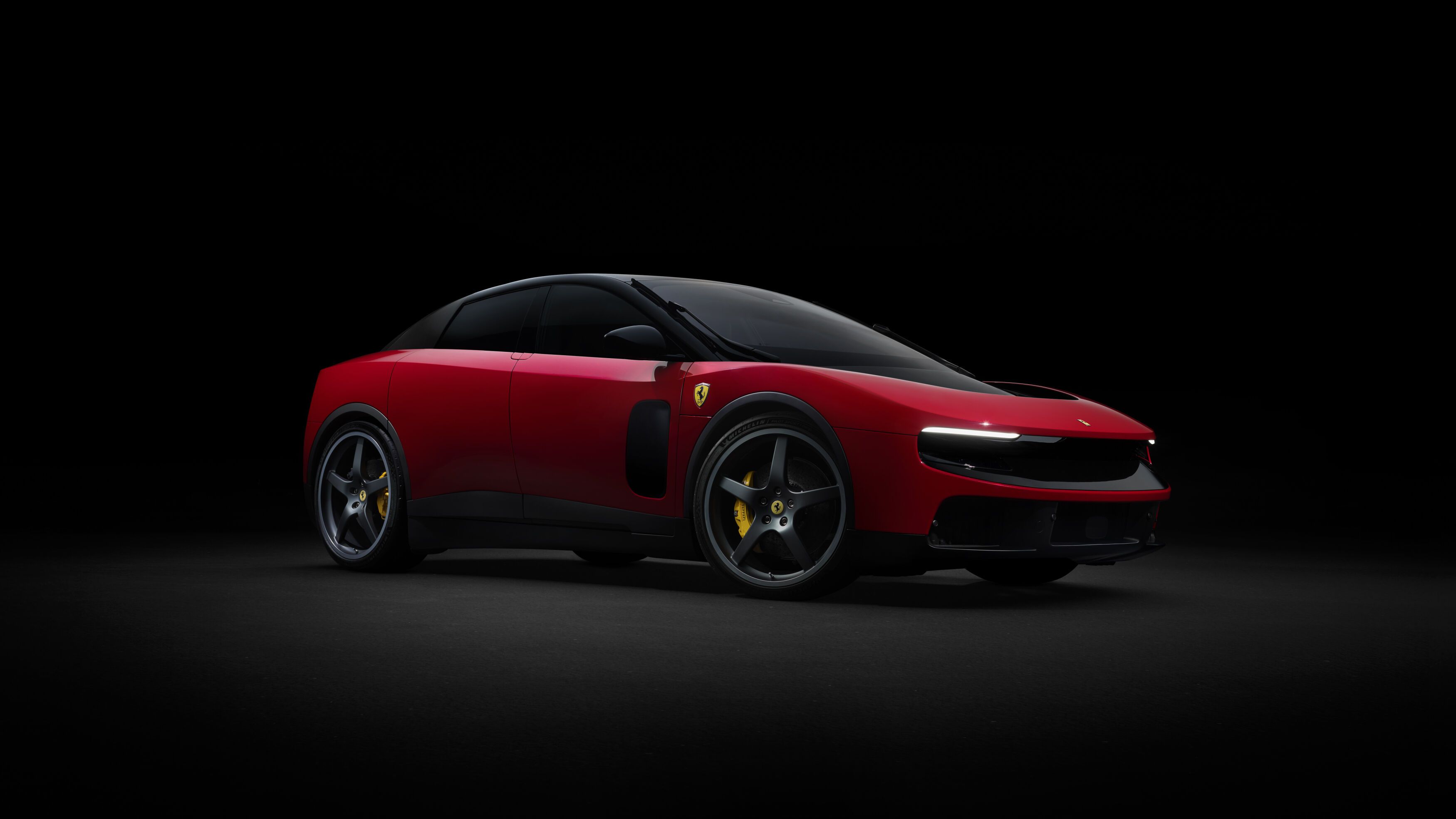 FOTO | Ferrari Luce este cel mai șocant model din istoria italienilor. Prima electrică din Maranello, desenată de omul din spatele iPhone-ului - Poza 7