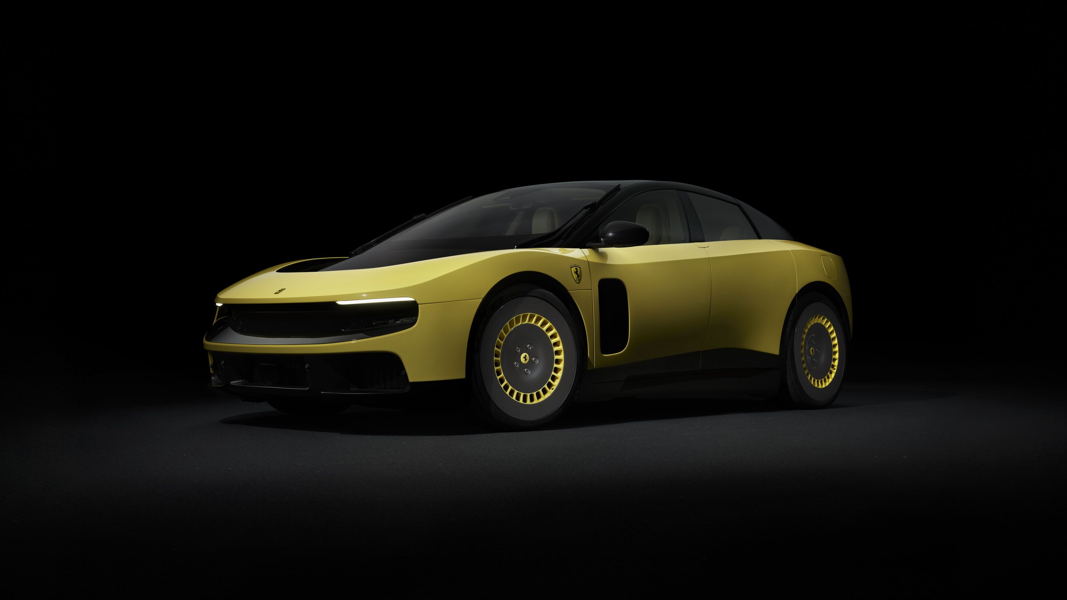Ministrul Transporturilor din Italia critică noul Ferrari electric. Acțiunile companiei au scăzut cu aproape 10% după lansare