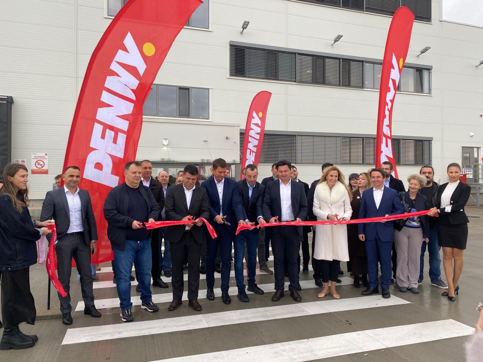 FOTO | Cum arată depozitul de zeci de milioane de euro construit de Penny în România - Poza 3