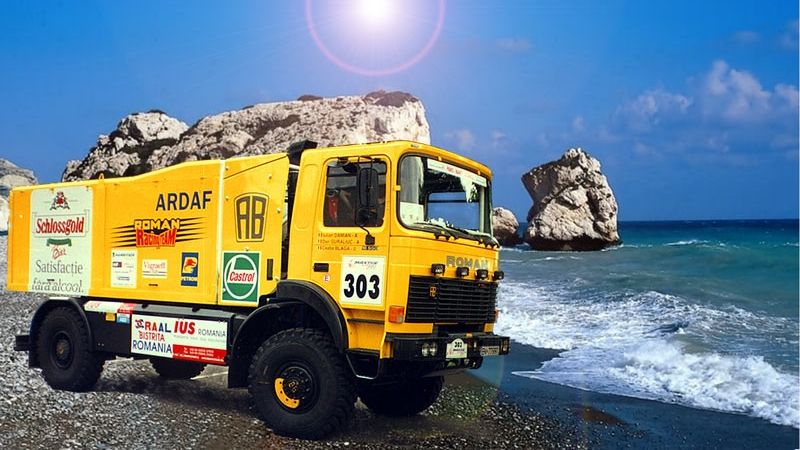 Povestea Roman la Dakar: Camioanele autohtone n-au luat startul după ce banii sponsorilor s-au dus pe datorii