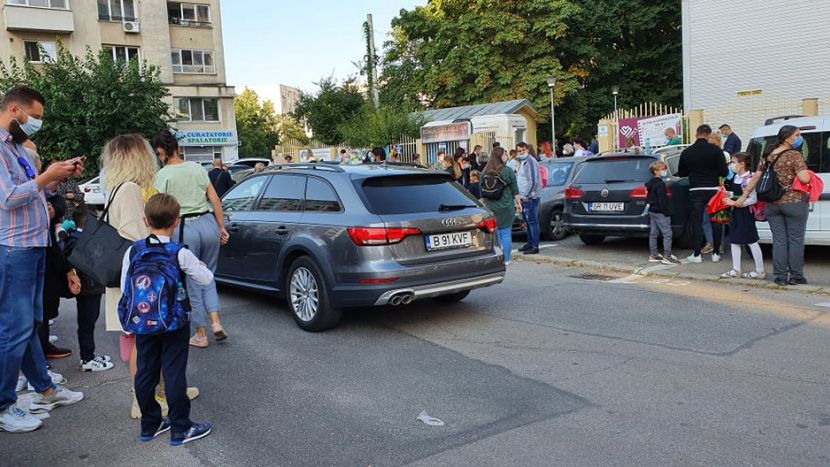 Studiu: Câți bani au cheltuit părinții elevilor pentru noul an școlar