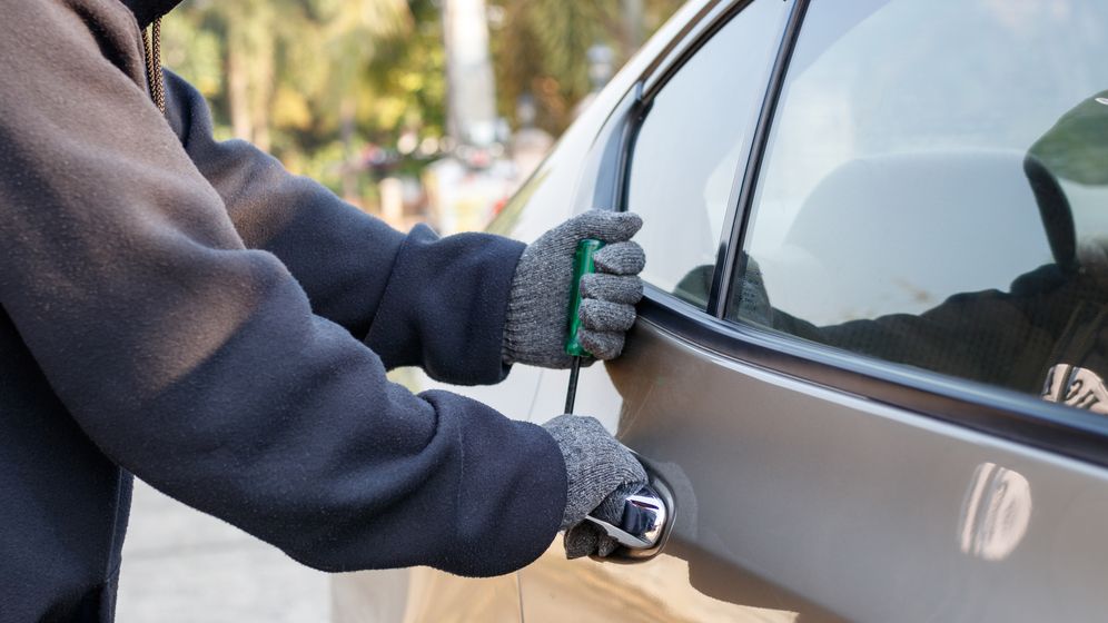 Grecia se confruntă cu o altă problemă: spargerile auto pe bandă rulantă