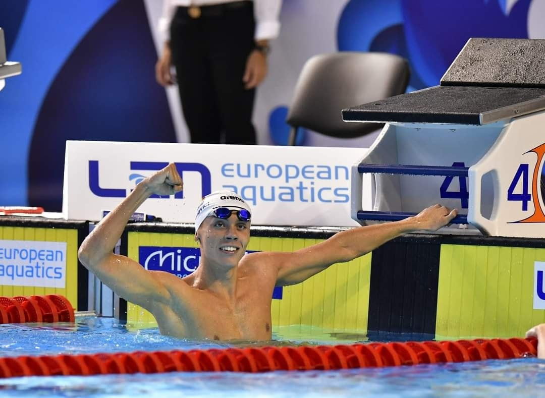 David Popovici, calificat în finala probei de 100m liber de la Europene. A avut cel mai bun timp