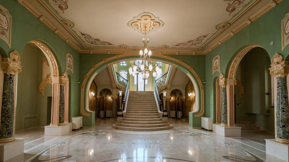 [FOTO] Cazinoul Constanța se redeschide pentru public. Intrarea se face pe bază de rezervare