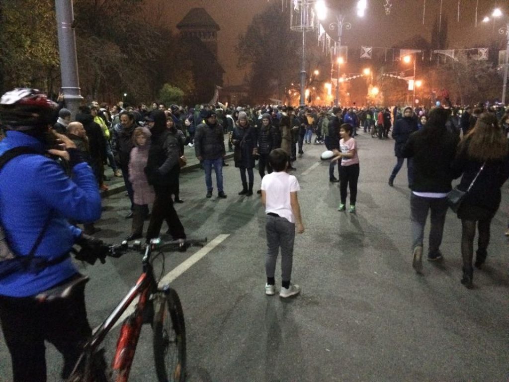 Proteste la Piata Victoriei - Imagine 4