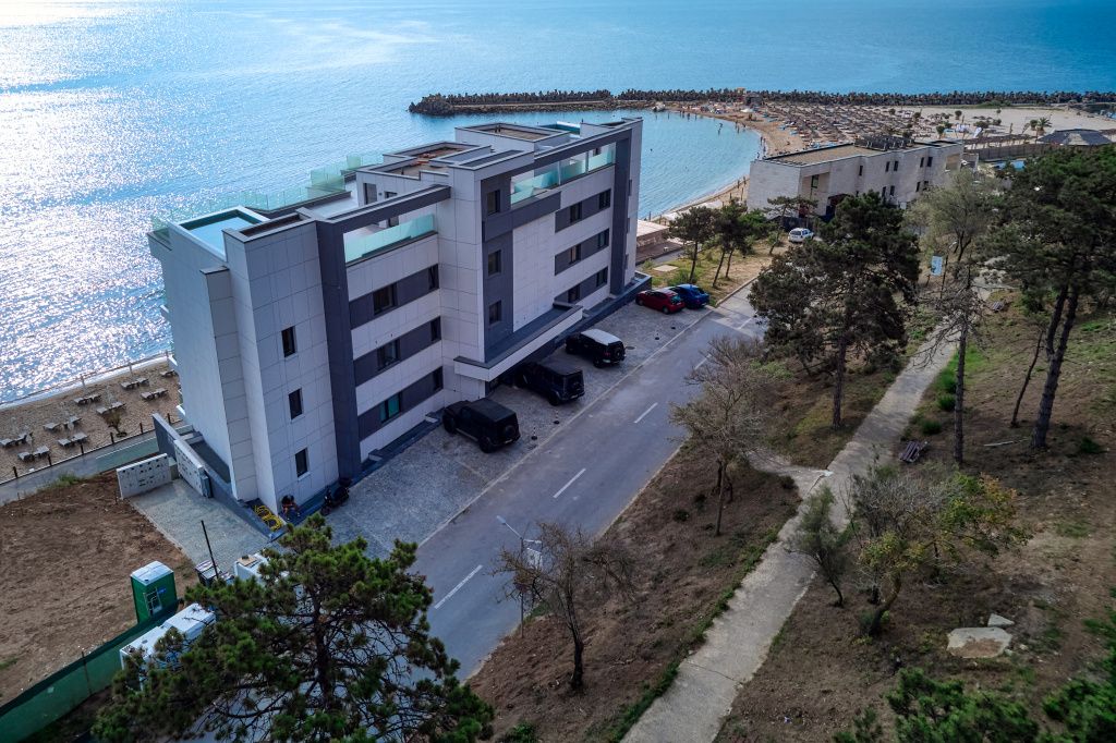 Cum arăta un penthouse de peste 1 milion de euro amplasat pe malul mării la Olimp - Imagine 9