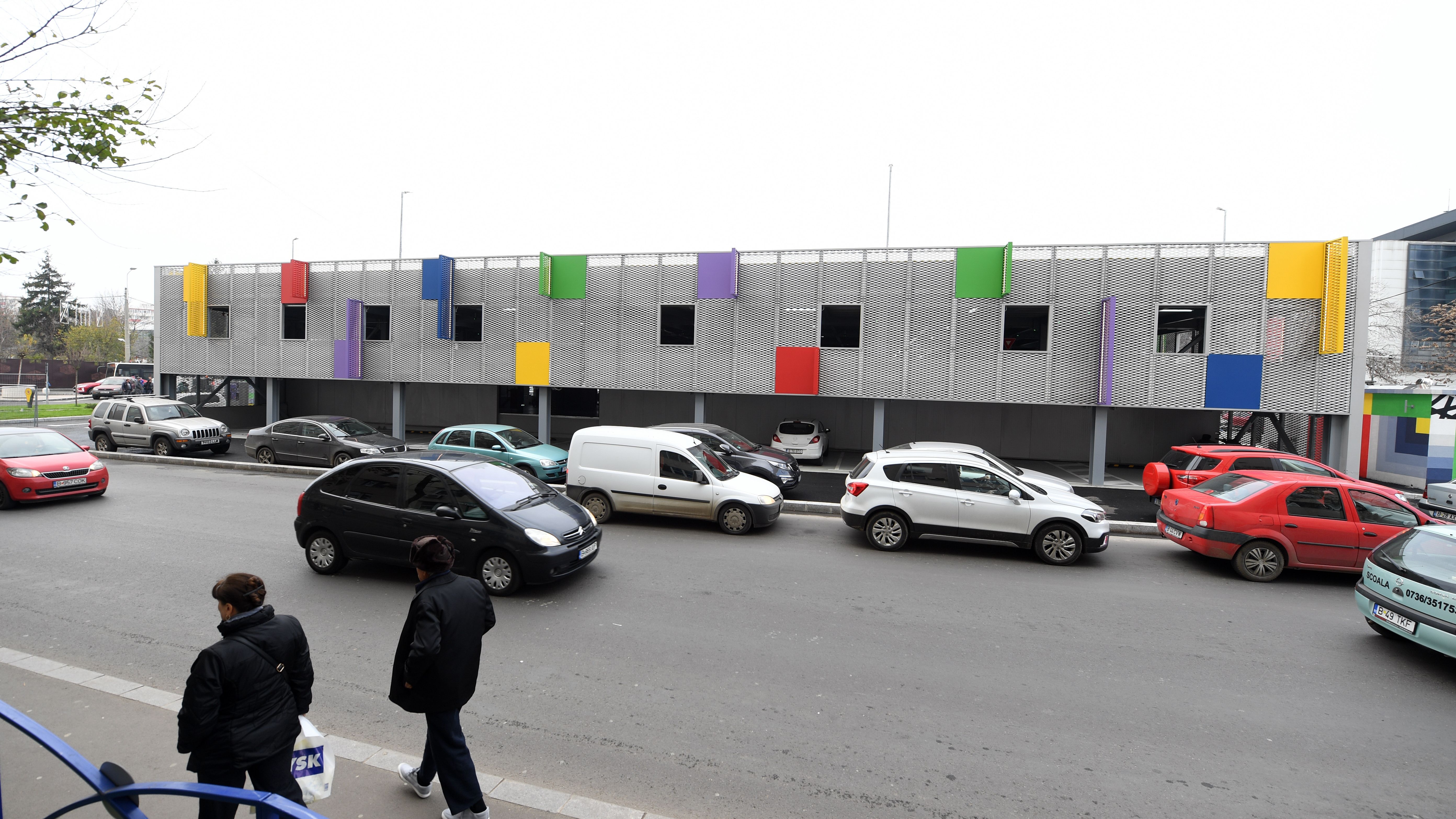 Primaria Sectorului 4 din Bucuresti a inaugurat joi parcarea publica de la Piata Sudului