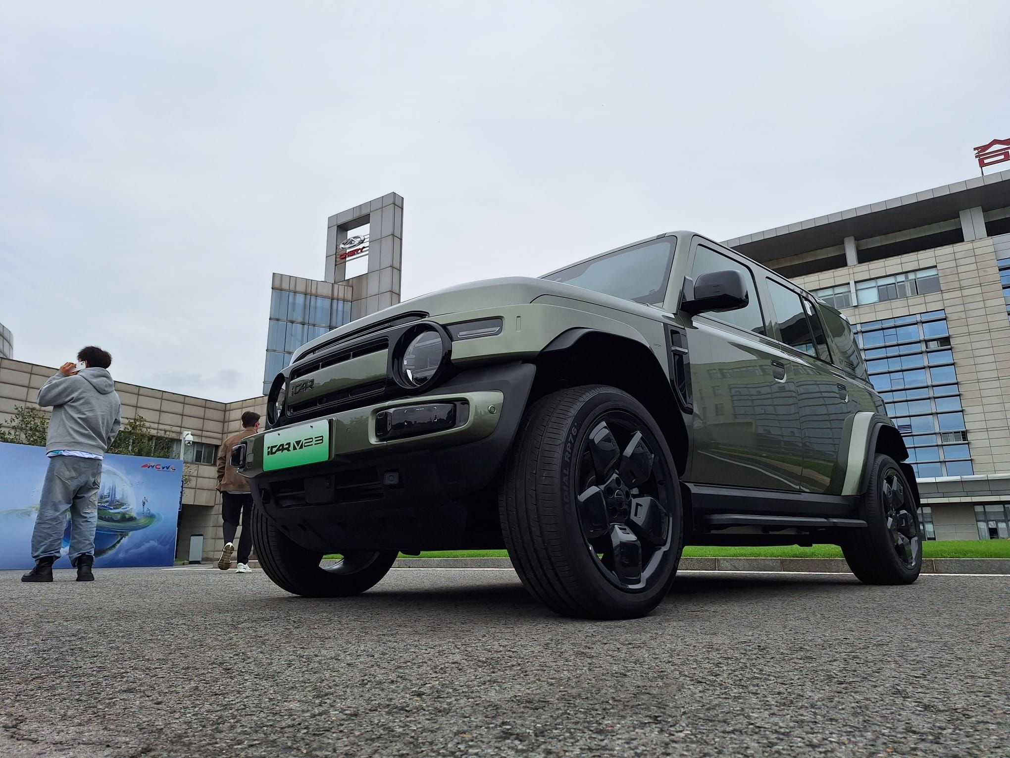 FOTO | Inedit: Ce obții atunci când combini un Mercedes-Benz Clasa G cu o Toyota Fj Cruiser? Chinezii au răspunsul și costă doar 12.000 de euro - Poza 32