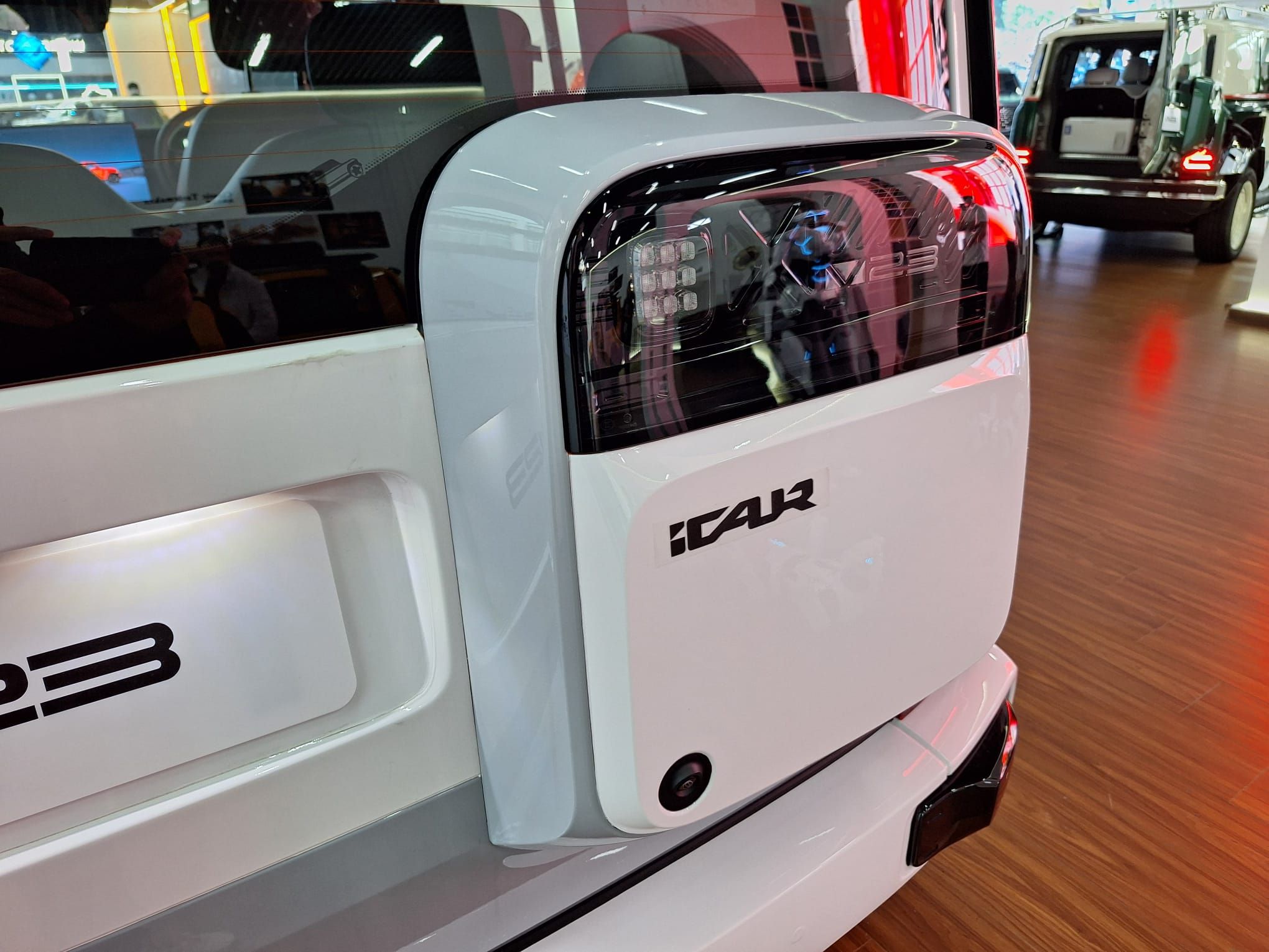 FOTO | Inedit: Ce obții atunci când combini un Mercedes-Benz Clasa G cu o Toyota Fj Cruiser? Chinezii au răspunsul și costă doar 12.000 de euro - Poza 9