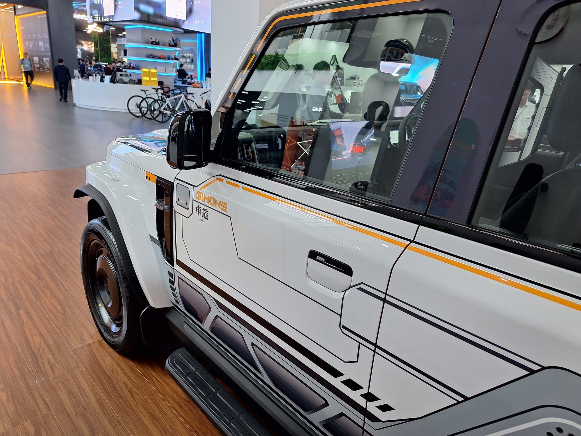 FOTO | Inedit: Ce obții atunci când combini un Mercedes-Benz Clasa G cu o Toyota Fj Cruiser? Chinezii au răspunsul și costă doar 12.000 de euro - Poza 6
