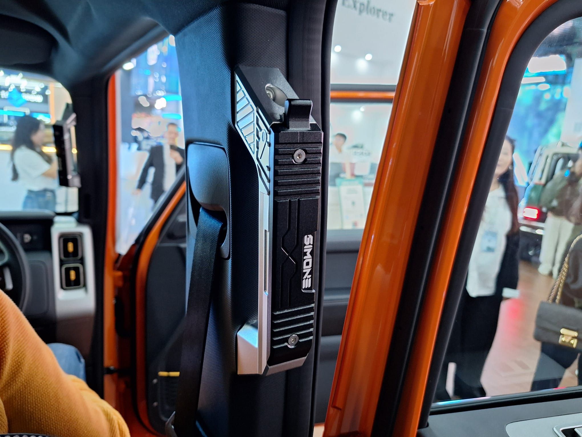 FOTO | Inedit: Ce obții atunci când combini un Mercedes-Benz Clasa G cu o Toyota Fj Cruiser? Chinezii au răspunsul și costă doar 12.000 de euro - Poza 16