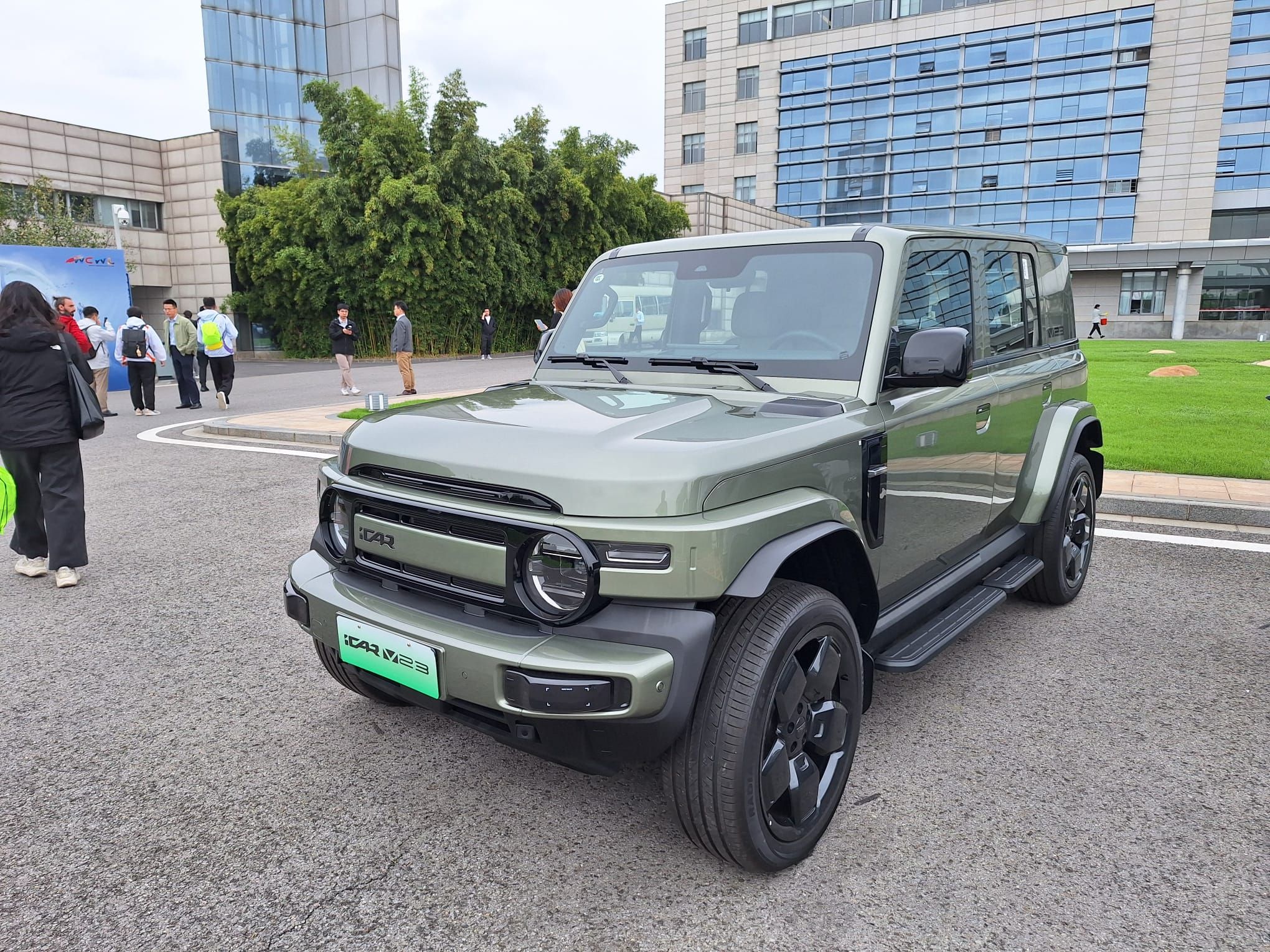 FOTO | Inedit: Ce obții atunci când combini un Mercedes-Benz Clasa G cu o Toyota Fj Cruiser? Chinezii au răspunsul și costă doar 12.000 de euro - Poza 29