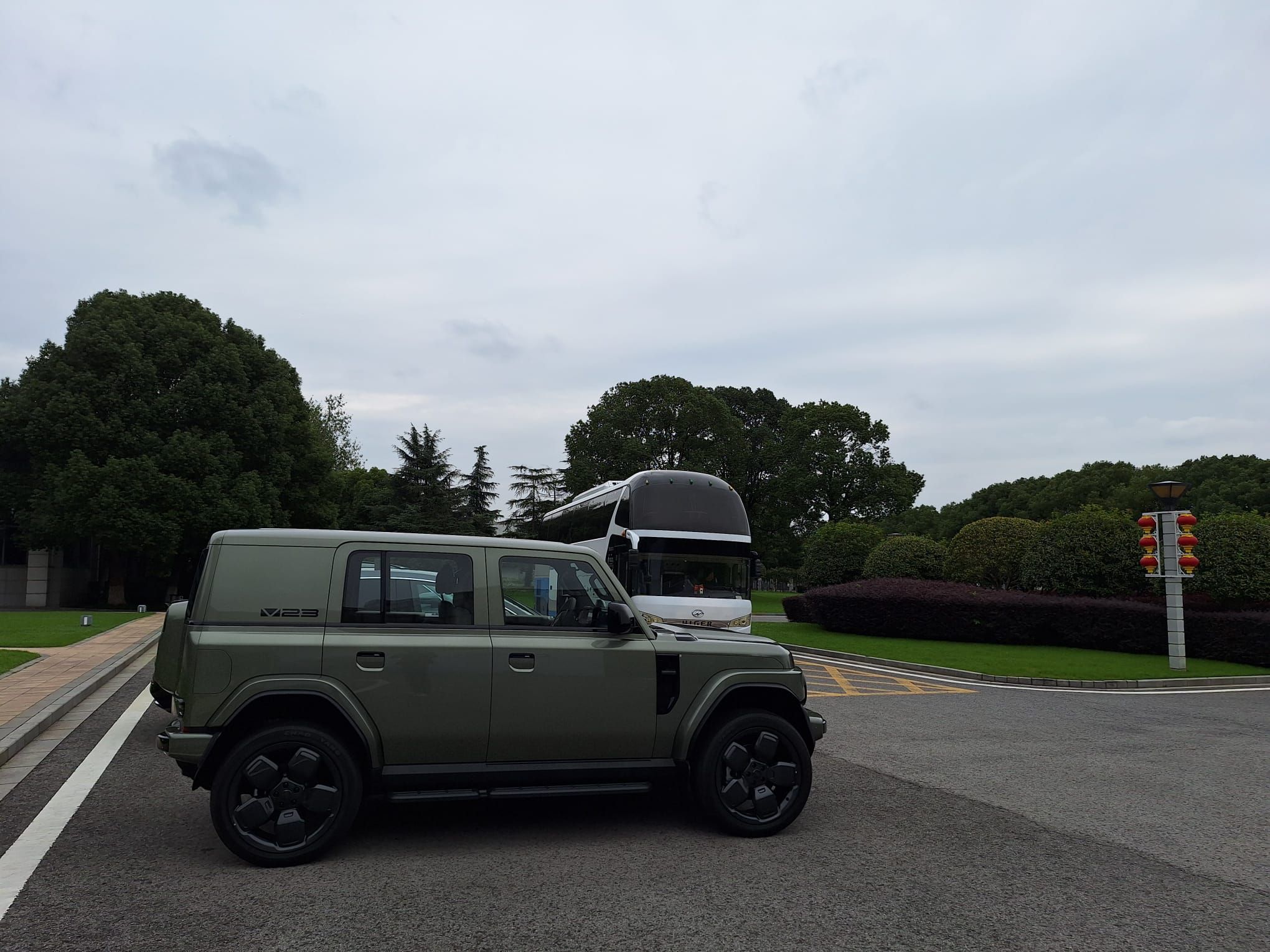 FOTO | Inedit: Ce obții atunci când combini un Mercedes-Benz Clasa G cu o Toyota Fj Cruiser? Chinezii au răspunsul și costă doar 12.000 de euro - Poza 30