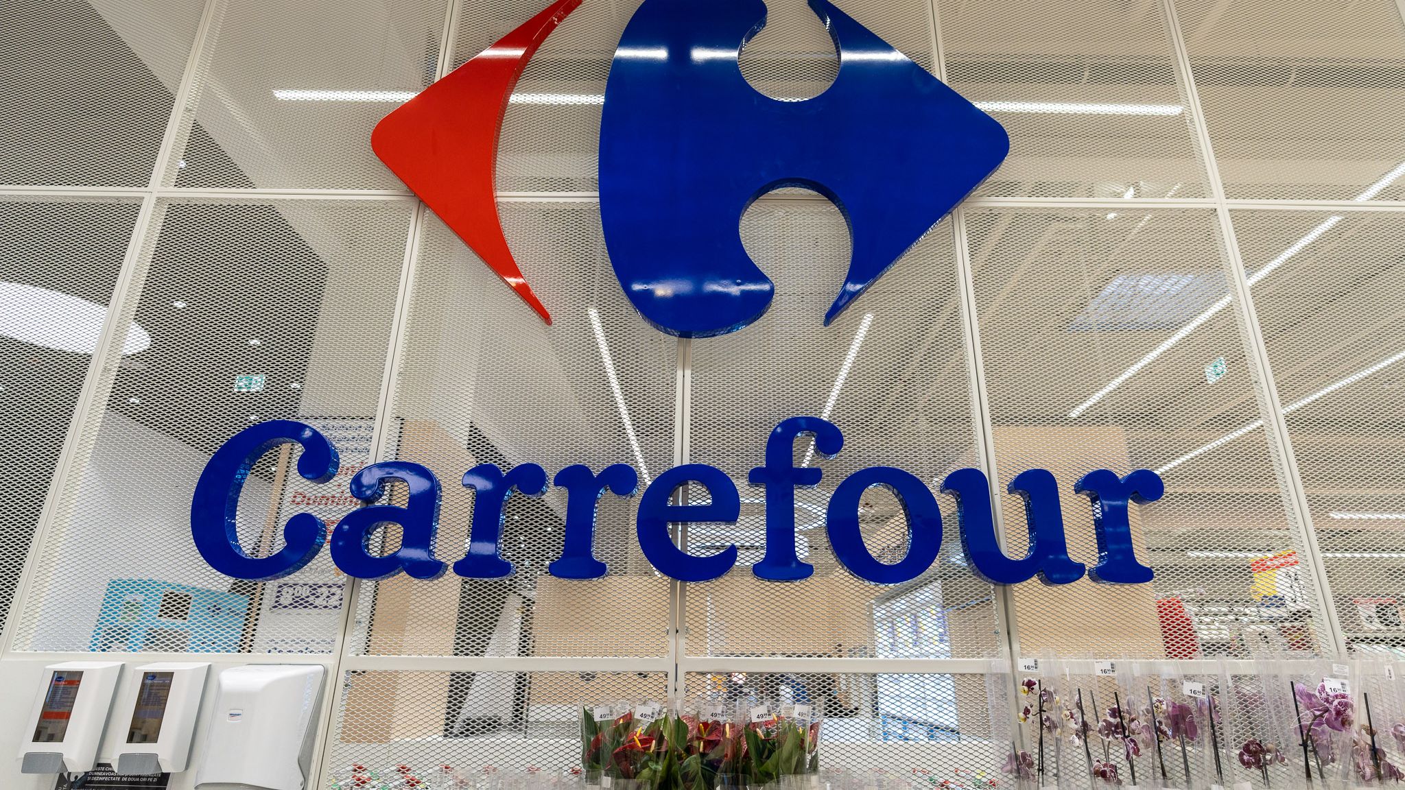 Carrefour se întoarce în Grecia după o absență de zece ani