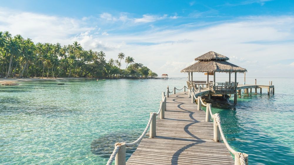 5 orase europene pe care trebuie sa le vizitezi in sezonul rece: de ce Amsterdam si Barcelona sunt alternative mai bune decat statiunile de schi