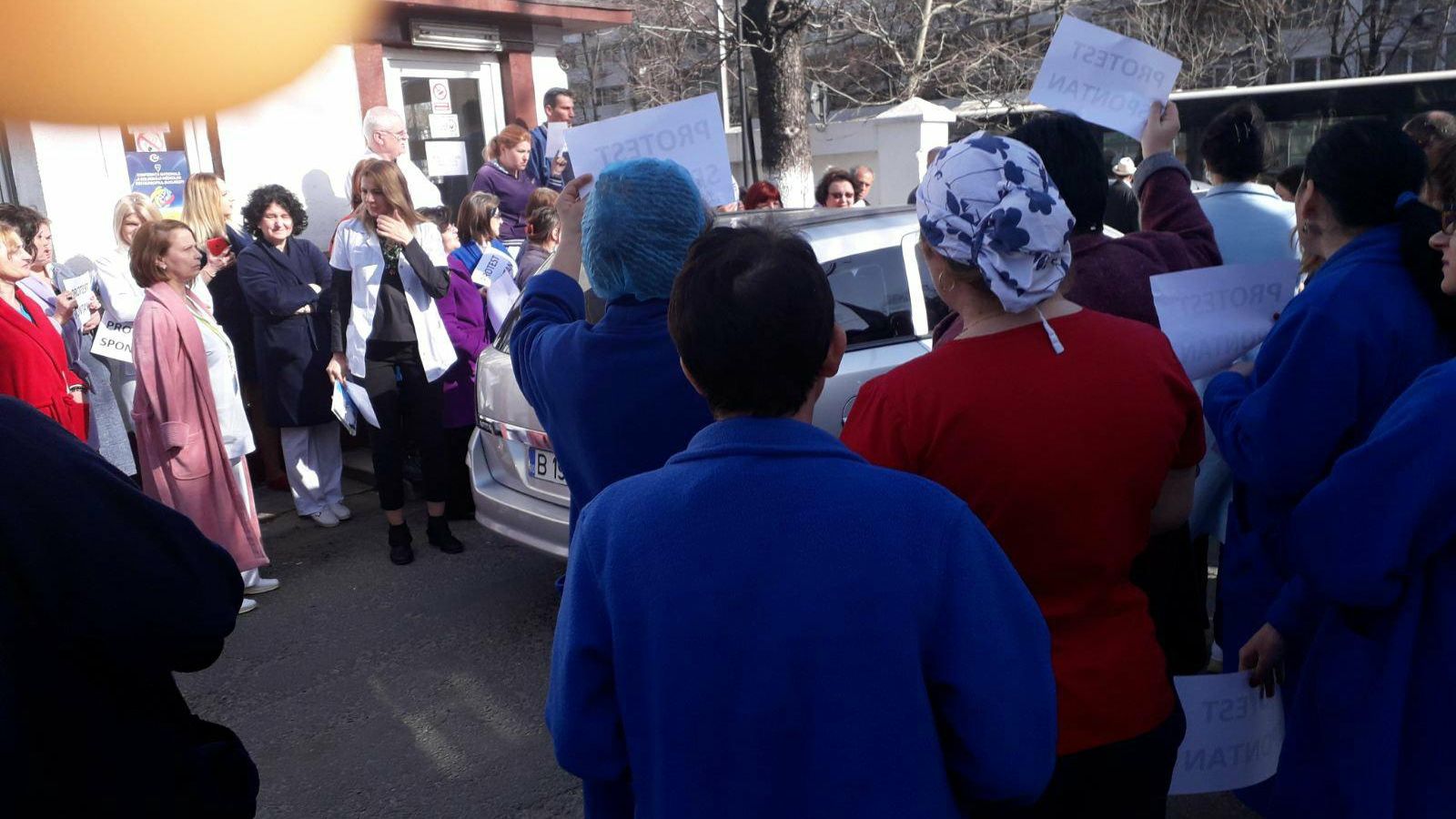 Protest spontan la Institutul de Pneumoftiziologie "Marius Nasta" din Bucuresti