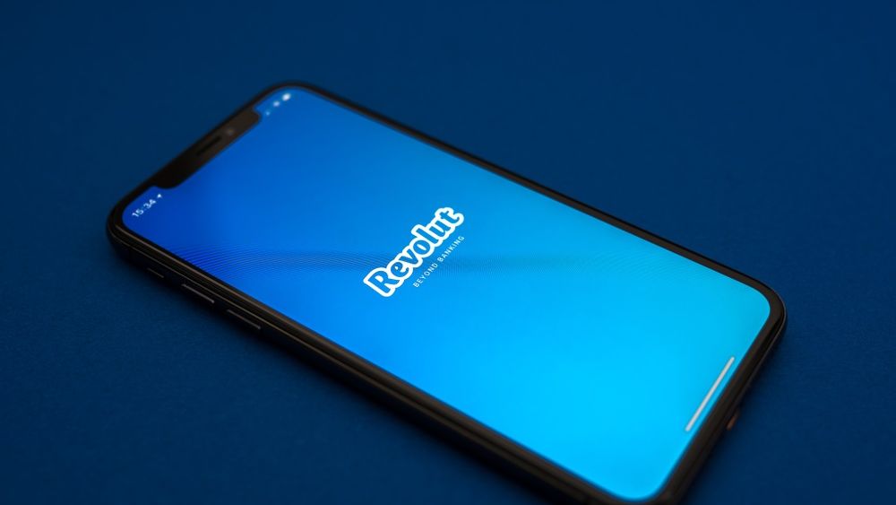 Replica Revolut dupa "atacul" unei banci de stat: CEC nu este un exemplu de banca adaptata evolutiei tehnologiei din ziua de astazi!