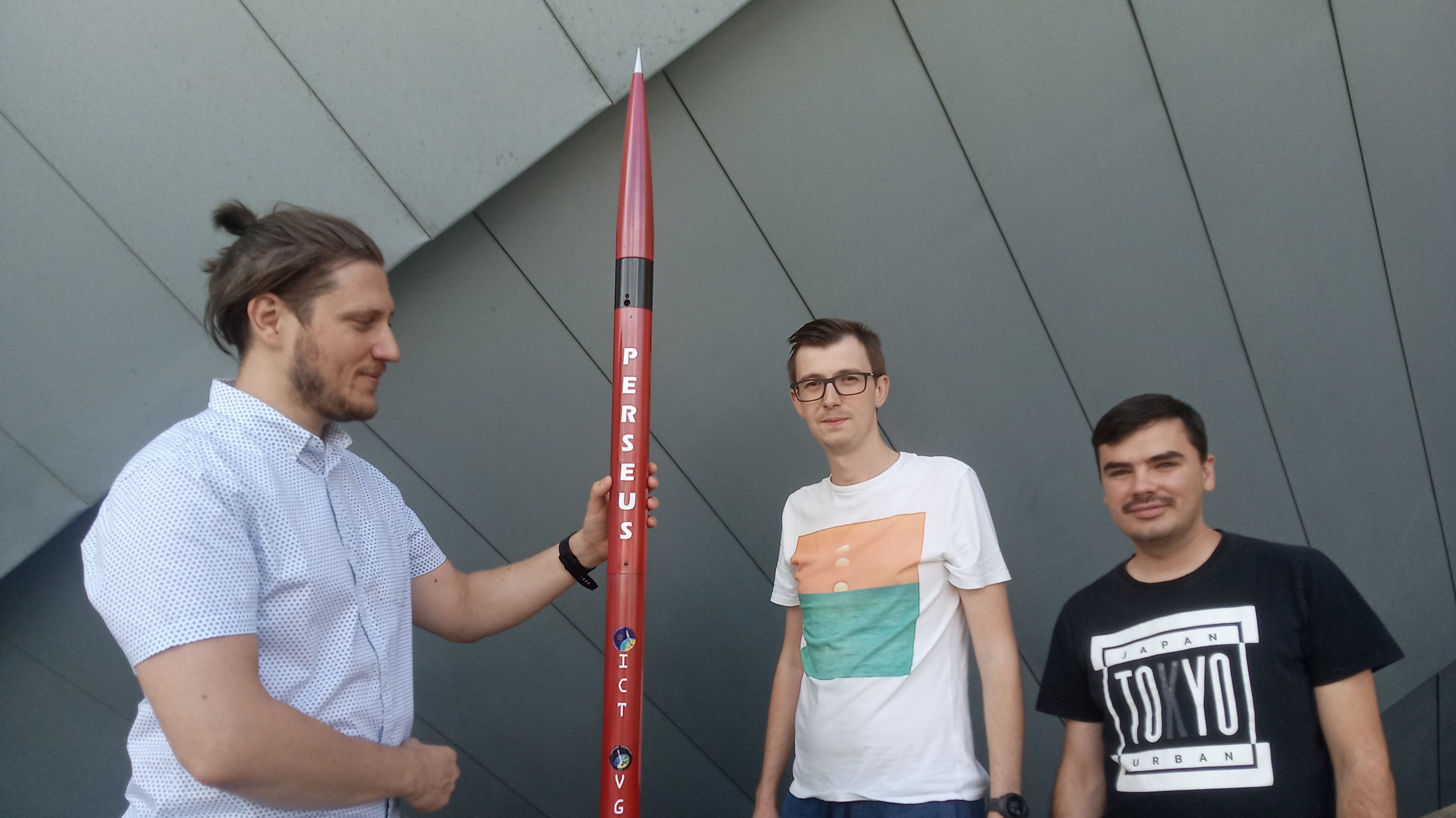 Tinerii care au lansat prima rachetă supersonică privată din România. Ce aplicații ar putea avea