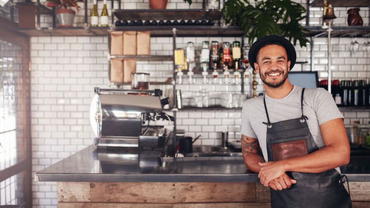 4 tactici eficiente prin care sa iti transformi barul in cel mai popular loc din oras