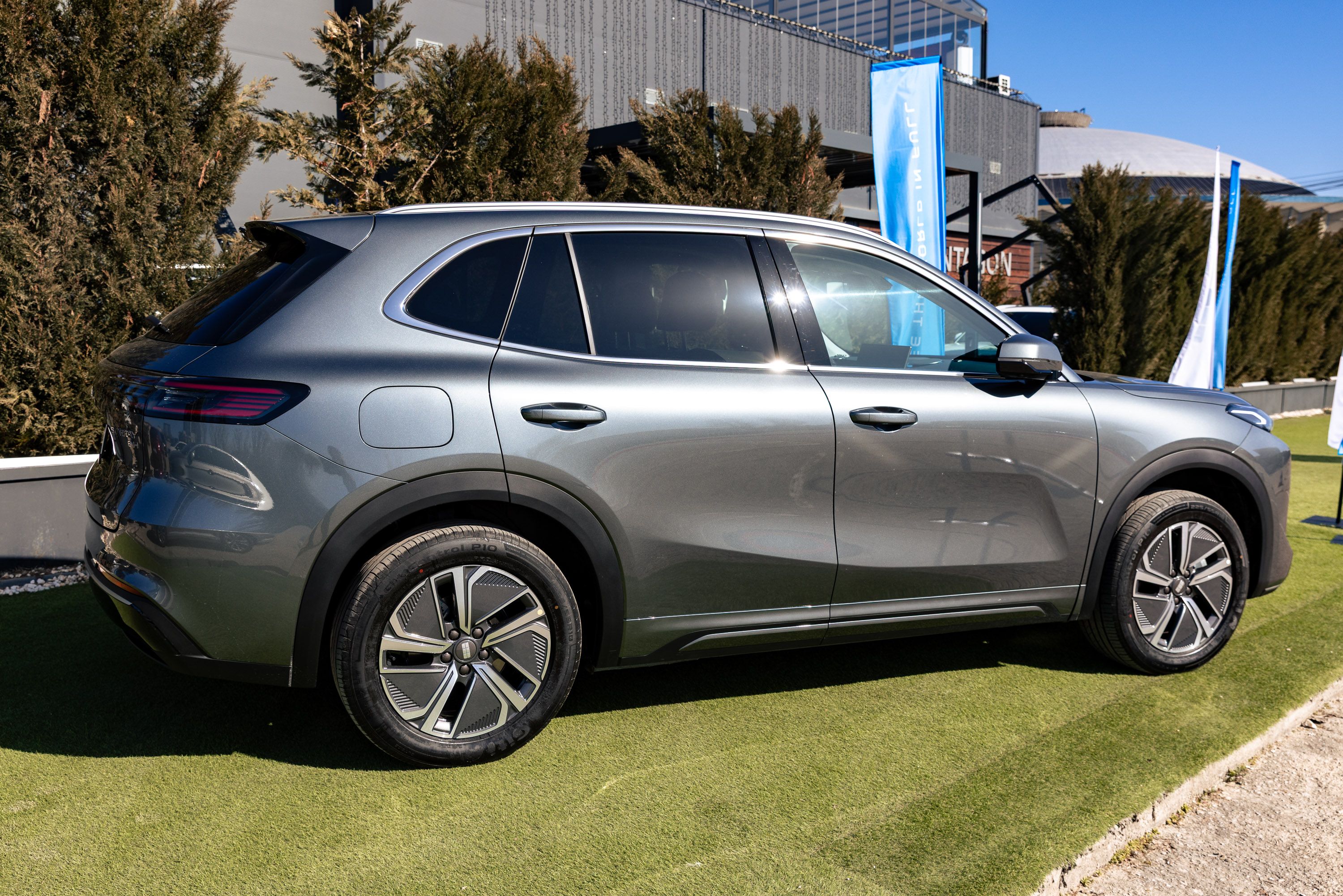 Geely lansează în România versiunea plug-in hibrid a SUV-ului Starray. Cât costă - Poza 7