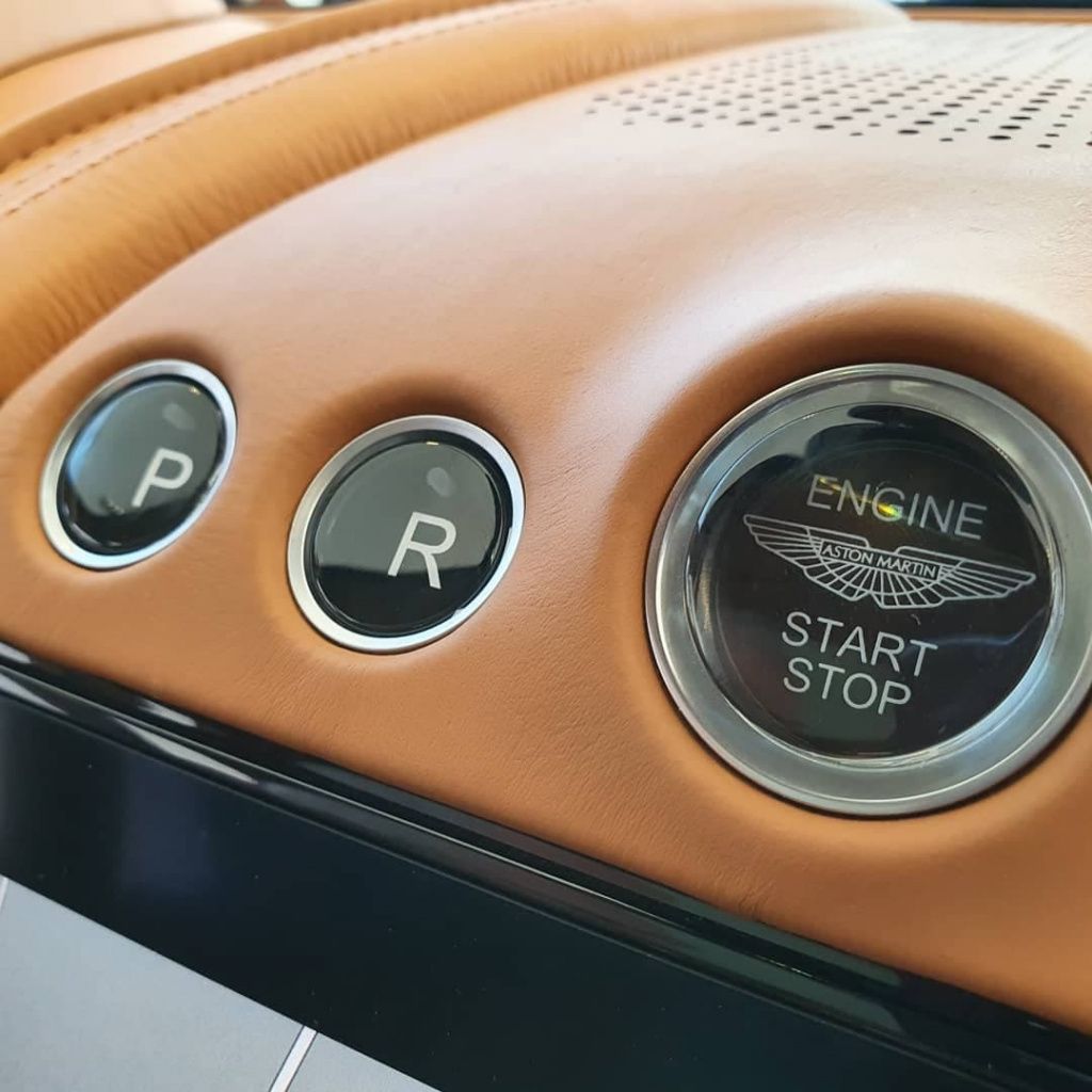 Aston Martin DBX - Imagine 4
