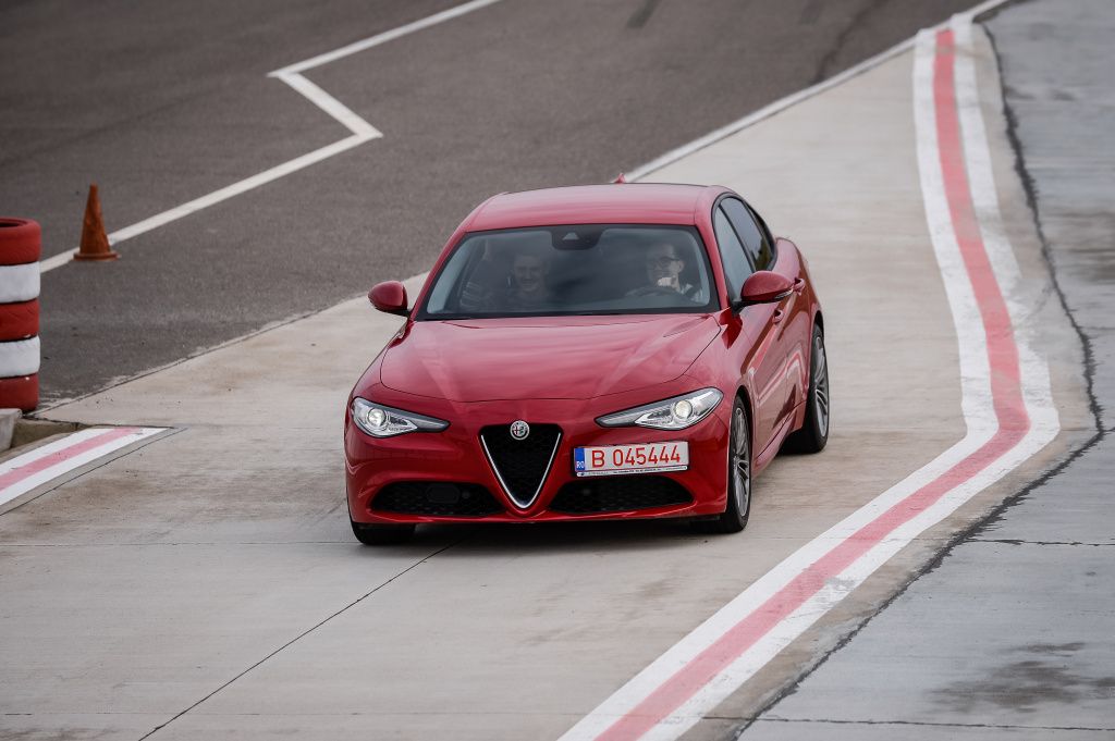 Alfa Romeo Giulia - Imagine 15