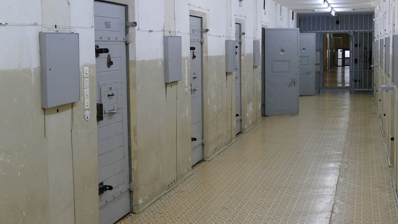 Nouă deţinuţi de la Penitenciarul Timişoara au fost confirmaţi cu noul coronavirus