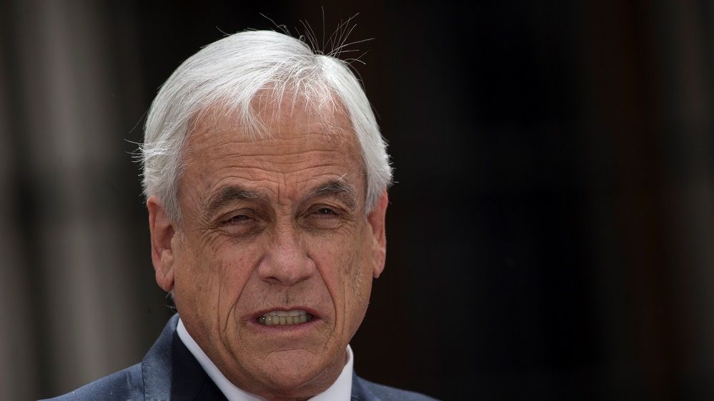 Amendă pentru președintele din Chile, după ce s-a pozat fără mască pe plajă