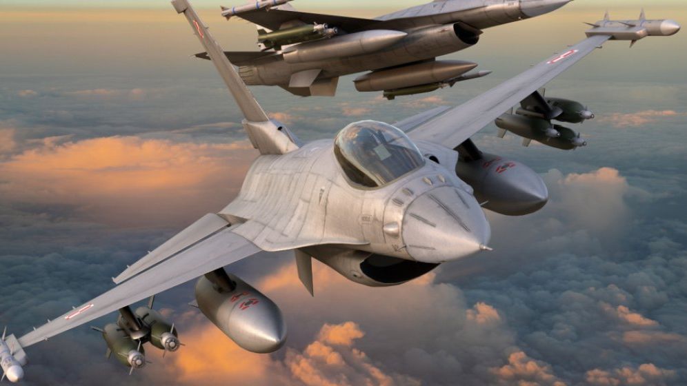 Rușii spun că avioanele americane F-16 pe care le-ar primi Ucraina ar fi echipate cu arme nucleare