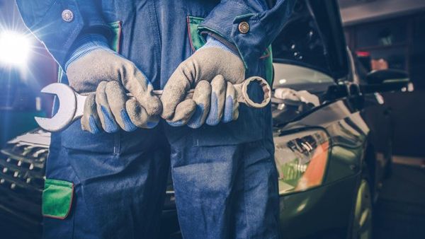 Service auto complet în București - tot ce are nevoie mașina ta, într-un singur loc