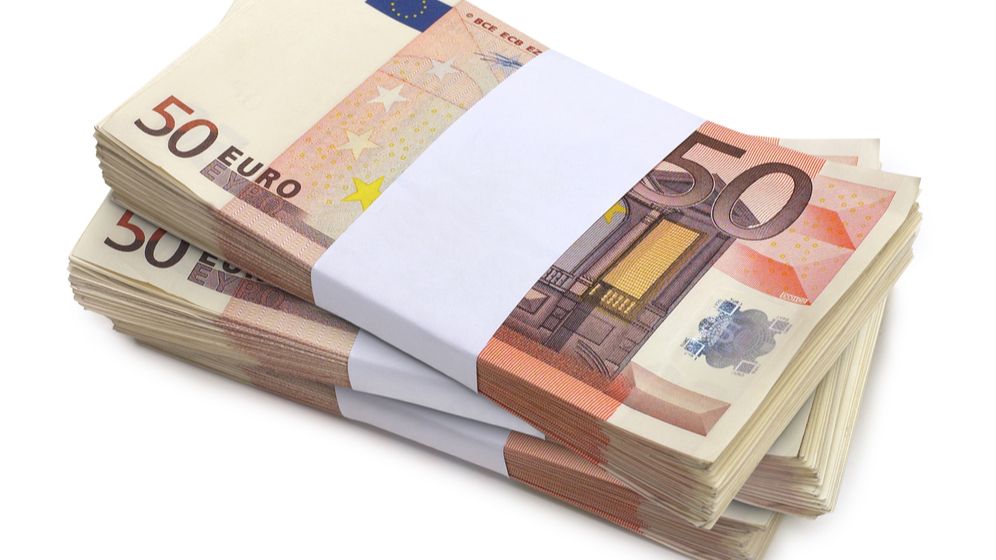 UniCredit crește suma care poate fi luată printr-un credit de nevoi personale ne-ipotecar. La cât ajunge