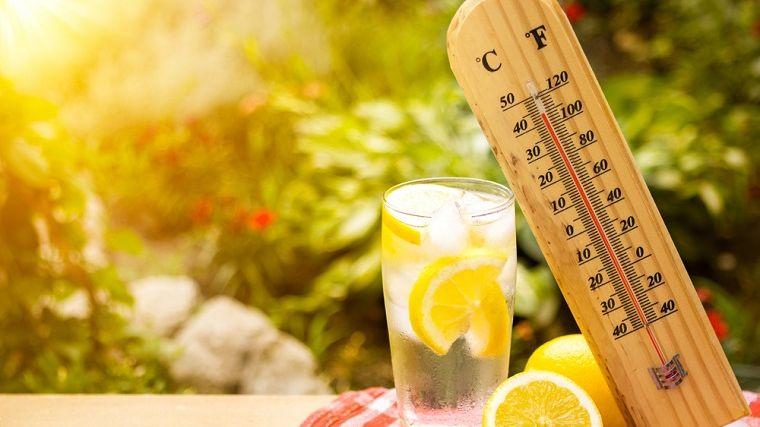 Cum ne protejăm de caniculă. Ghid rapid de supraviețuire la peste 40°