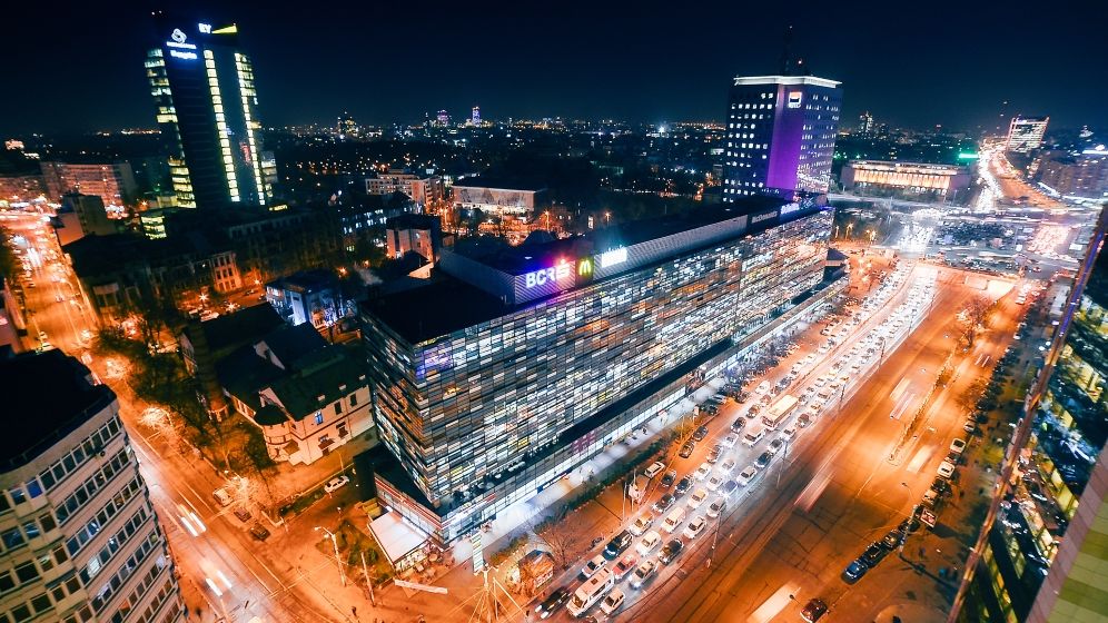 Morgan Stanley a cumparat cladirea de spatii de birouri America House din Capitala de la AEW, iar Promenada Mall din Targu Mures a ajuns in portofoliul Indotek