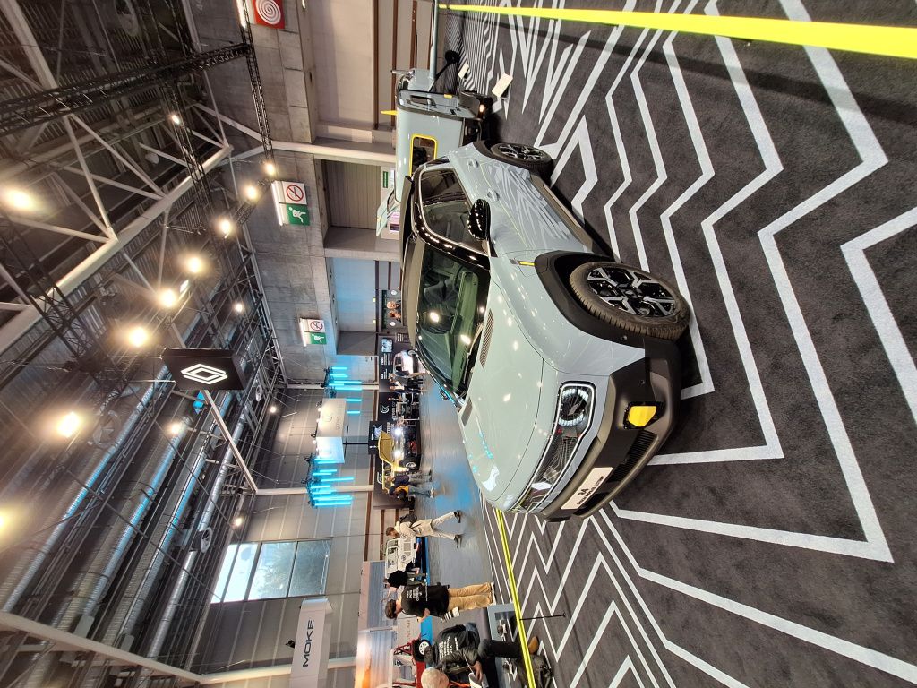 GALERIE FOTO | Noul Renault 4 E-Tech Electric a fost lansat la Paris. Cum arată, cât costă și ce - Imagine 27