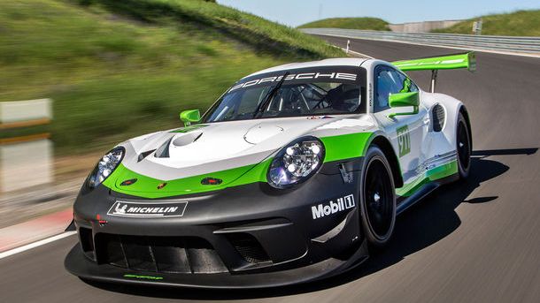 Porsche 911 GT3 R: versiunea de circuit are peste 550 CP si sistem de aer conditionat