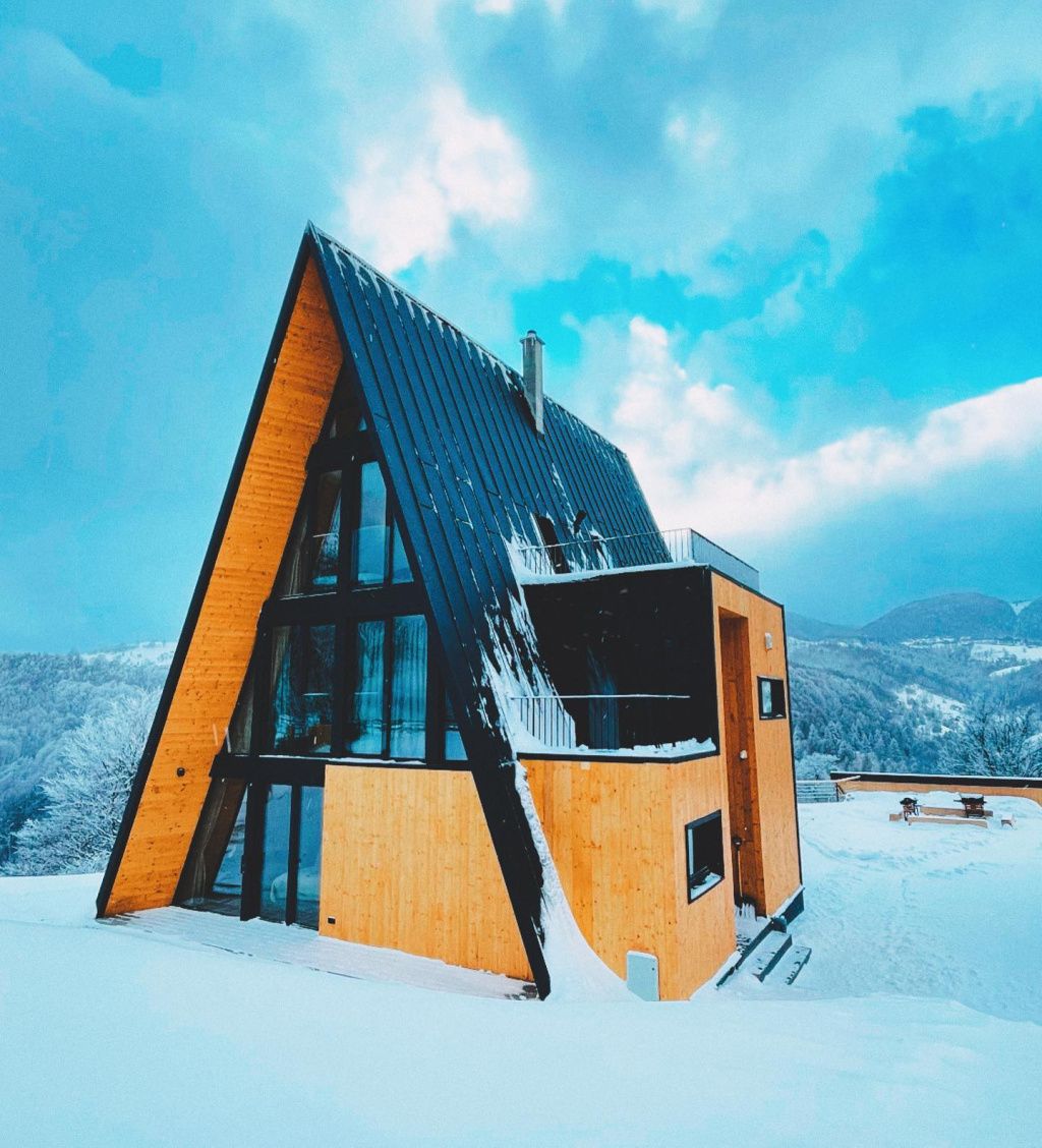 GALERIE FOTO: 5 cabane A-Frame din România unde te poți caza. Sunt la mare căutare printre cei ca - Imagine 16