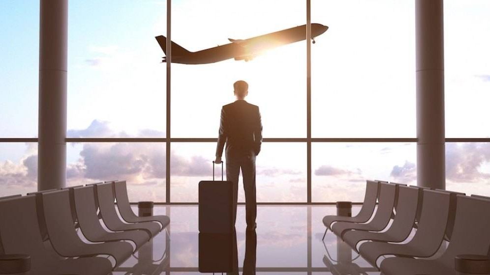 Bilete de avion mai ieftine: campania „Mărțișor” lansată de TAROM pe eMAG.ro