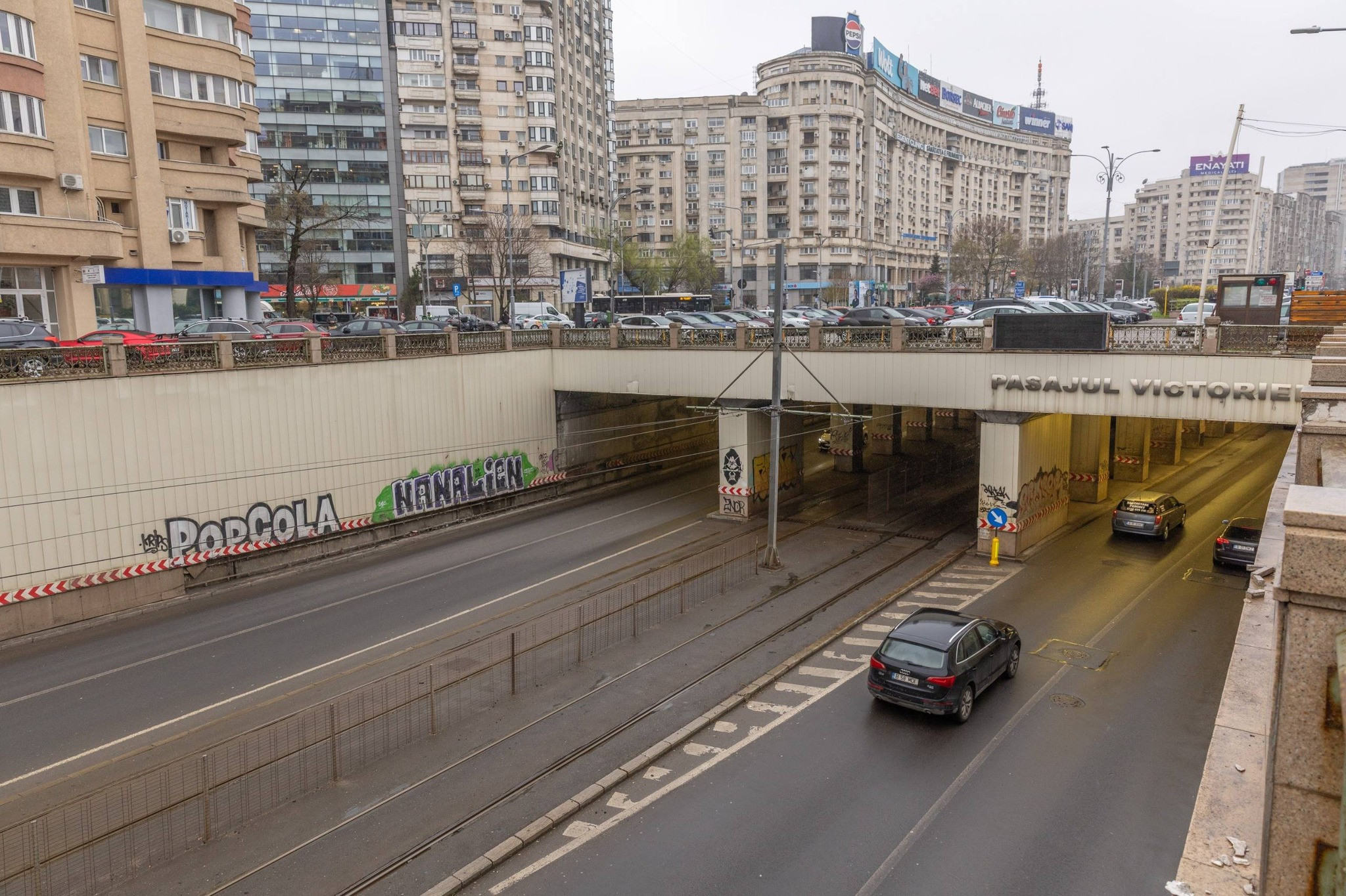 „Clădirile sunt o oglindă a nivelului cultural și de civilizație al societății”: ce spune un arhitect despre blocurile vechi și noi din București