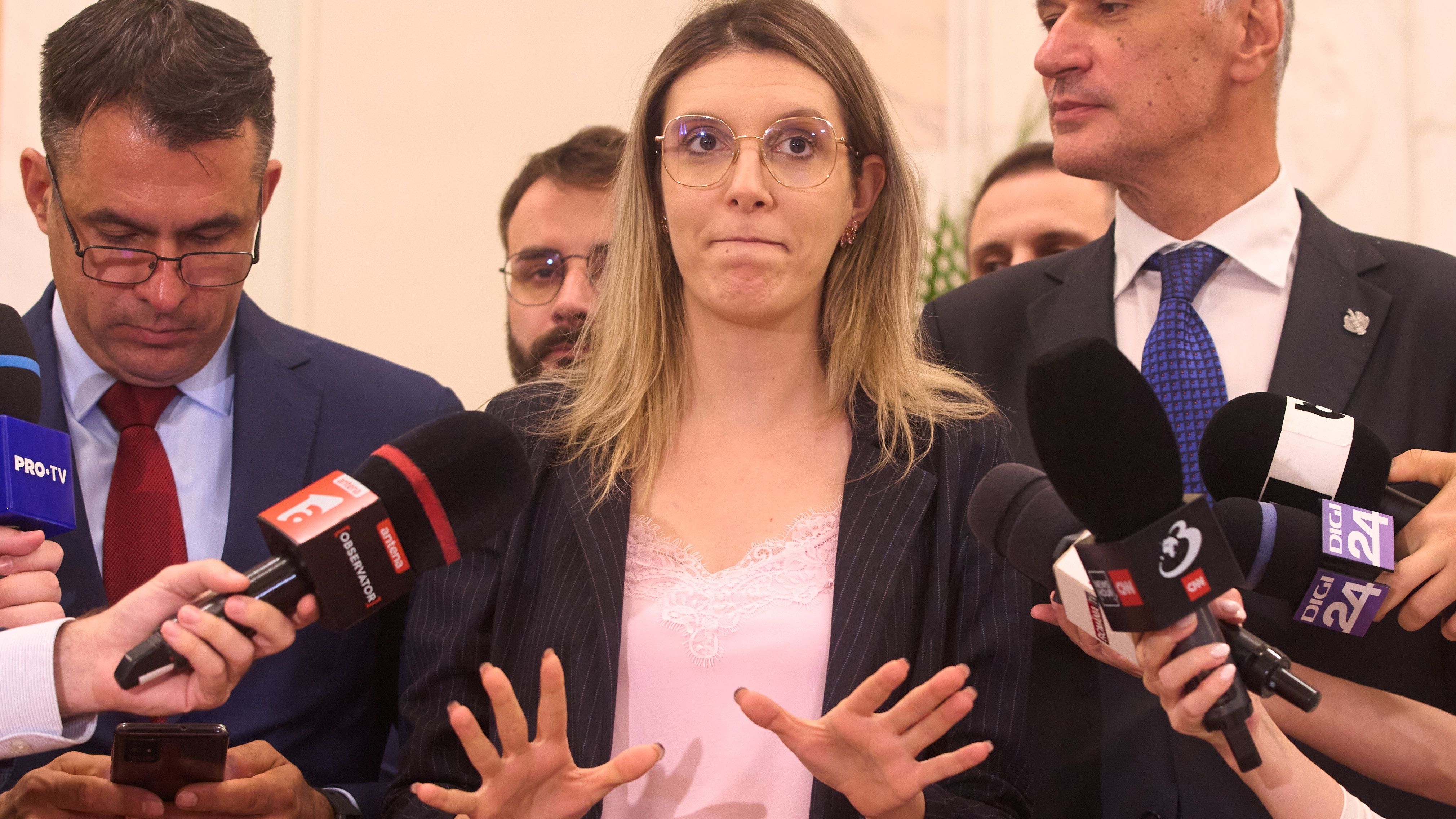 Buzoianu nu mai vrea ”sardine” pe litoralul românesc: Vrea mai puține șezlonguri pentru a face loc persoanelor care vin cu prosopul