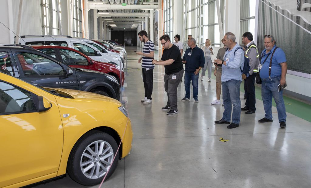 [FOTO] Colecția Dacia de care puțini știu: Cum arată "žmuzeul" de la Titu - Imagine 21