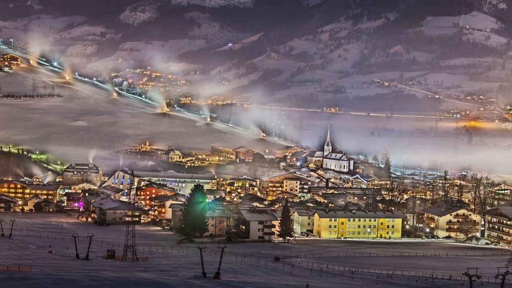 Unde mergem la schi pe final de 2025: Destinații recomandate pentru o vacanță cu zăpadă