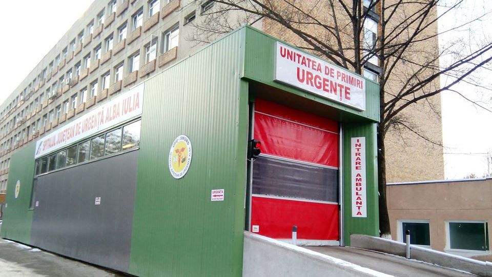 Un bebeluș a murit la două zile de la naștere, iar familia acuză medicul că a așteptat prea mult pentru cezariană. Medicul a așteptat rezultatul testului Covid-19