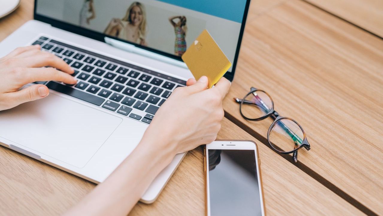 Tendințe din e-commerce care transformă experiența de cumpărare în 2026