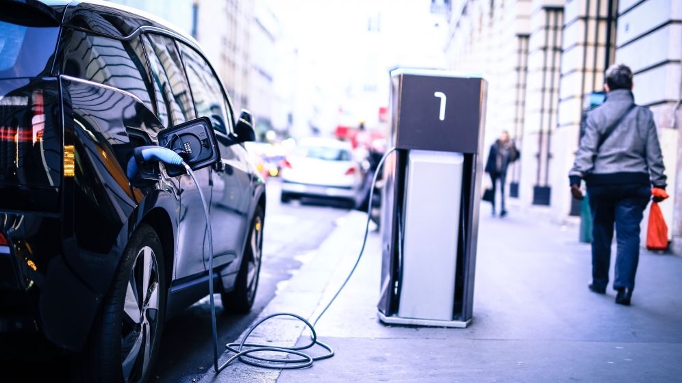 Studiu: masinile electrice premium provoaca cu 40% mai multe accidente decat versiunile cu motoare cu combustie interna