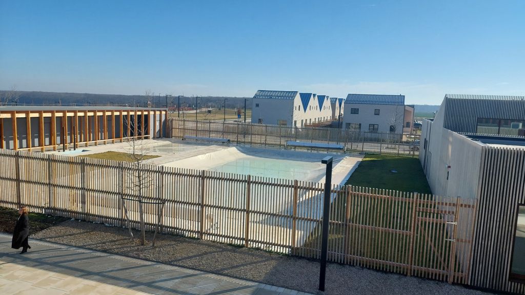 GALERIE FOTO | Cum arată "žacasă" la David Popovici, în complexul unde au numit o piscină dup - Imagine 46