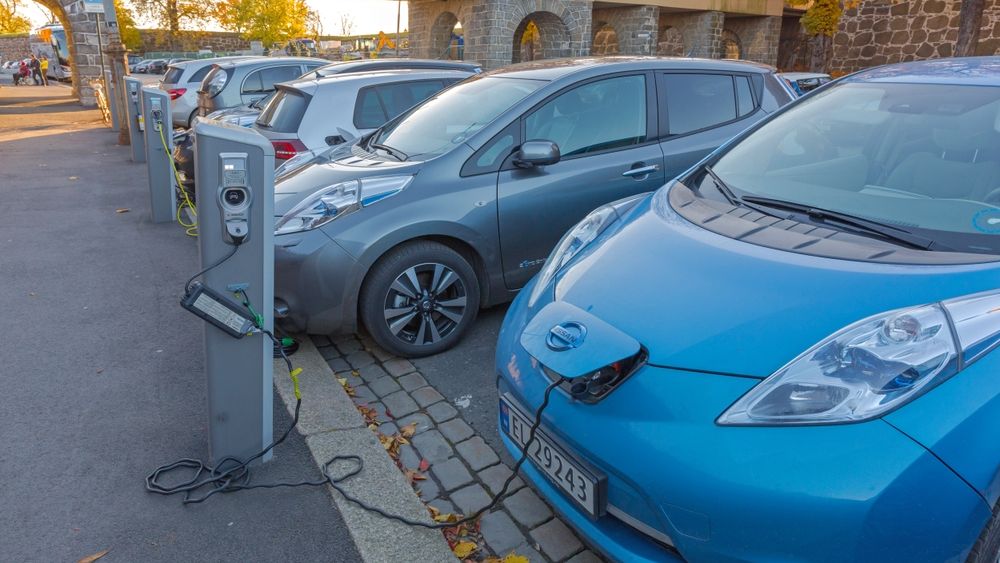Norvegienii, campioni la electrificare: 96% din mașinile înmatriculate în ianuarie au fost electrice