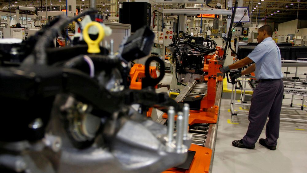 Noi concedieri în lumea auto: Preh România, furnizor pentru Mercedes-Benz și Tesla, trimite 600 de oameni acasă