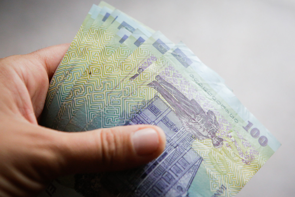 Când scad ratele la credite în 2026? Cum influențează IRCC rata lunară