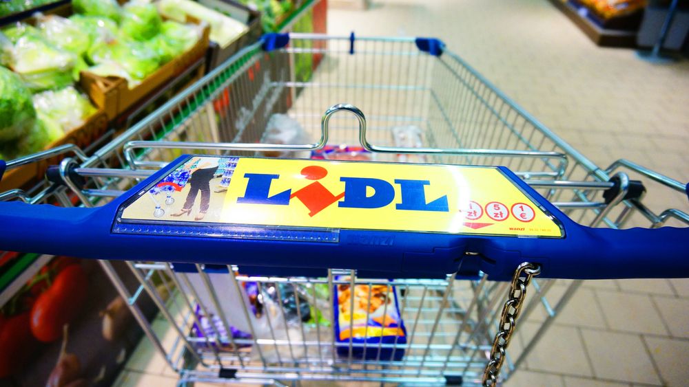 Anunț Lidl: Bucureștenii vor putea să își scaneze singuri produsele cu telefonul mobil în toate magazinele